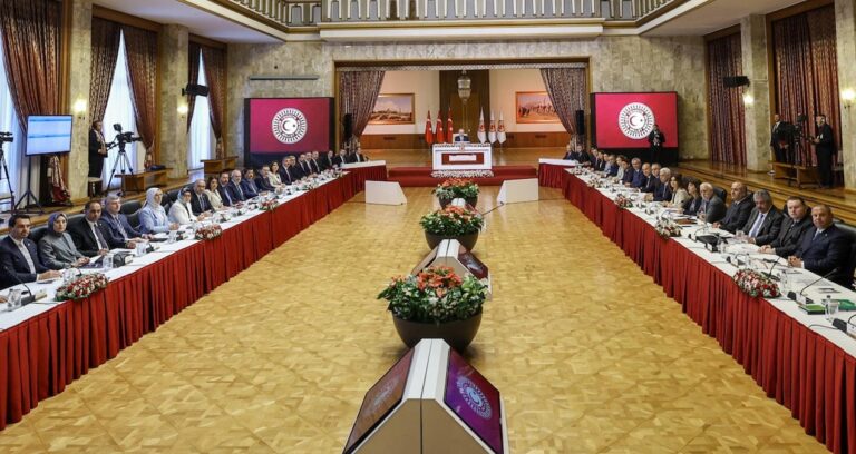 dem partiden komisyon aciklamasi sen ben kisir dongusune dusulmesin sp7iXSbt