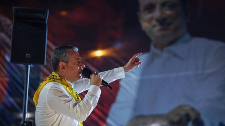 ozgur ozelden deprem tepkisi istanbullunun bu isi murat kurum degil sen yaparsin diye yetki verdigi ekrem baskani gorevinin basina istiyoruz EIPF2FWp