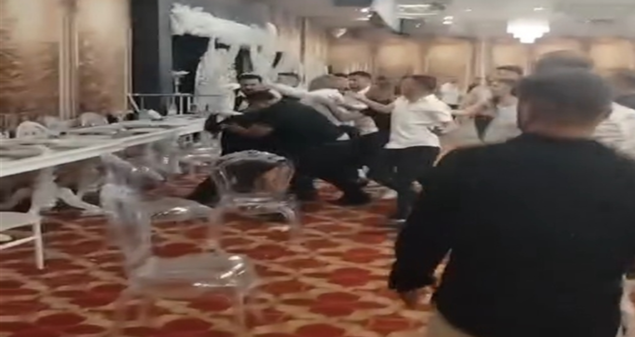 adanadaki dugunde ortalik birbirine girdi kavga anlari kamerada JL59anQn