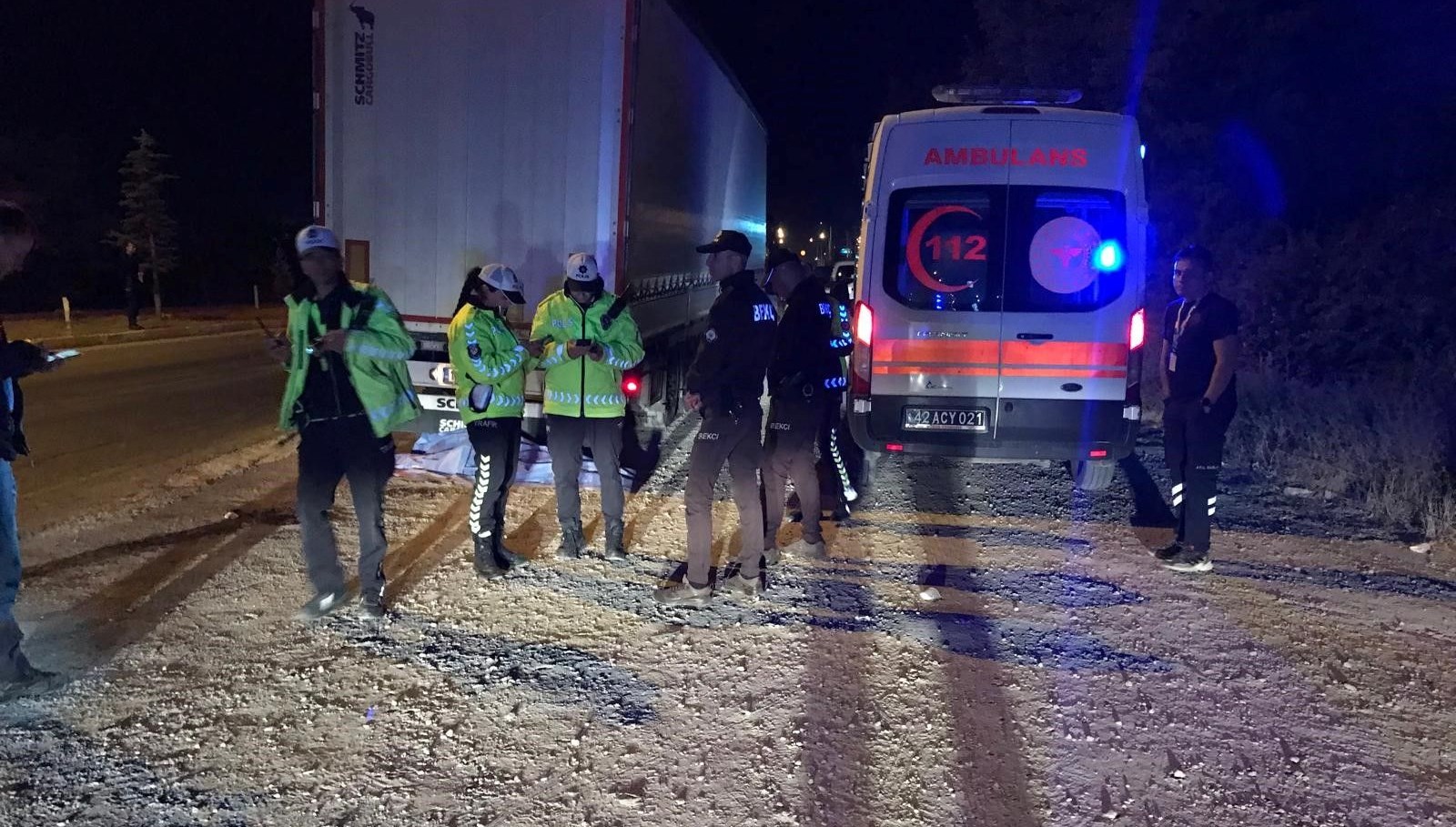 karsiya gecmek isterken tirin carptigi genc hayatini kaybetti 6r3YmPHO