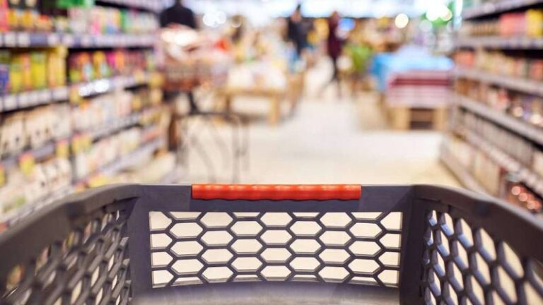 tuik acikladi ticaret satis ve perakende satis hacmi agustosta artti QxVg2IRH