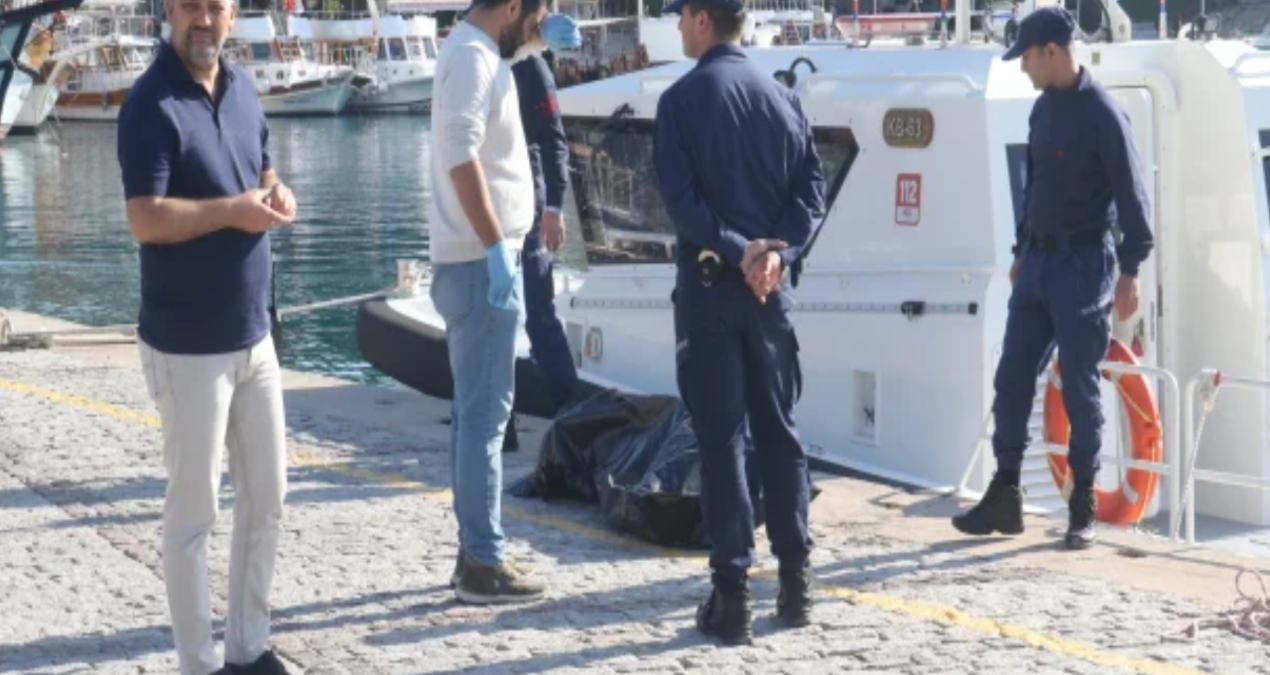 antalyada-denizde-kadin-cesedi-bulundu-sIYEwhax.jpg