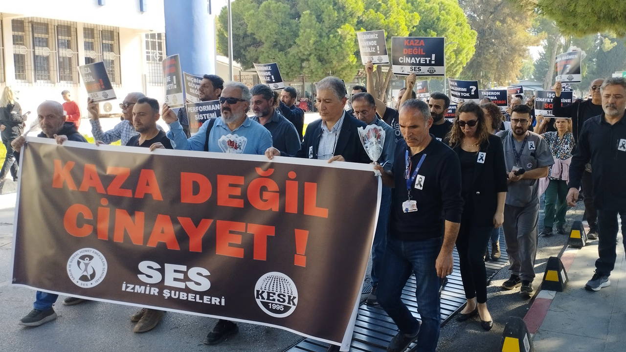 saglik emekcileri hayatini kaybeden ses isyeri temsilcisi ali can icin yurudu AssZd3lT.jpg