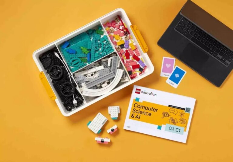 lego-education-ai-ile-yeni-egitim-cozumu-178U6RLQ.jpg