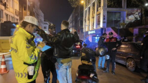 huzur-istanbulun-starti-kadikoyden-verildi-gece-boyunca-denetim-yapildi-efz1pNEM