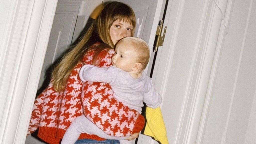 modern-anneligin-gorunmeyen-yuku-y-kusagi-anneleri-neden-daha-kirgin-ve-tukenmis-QRgGIOY4