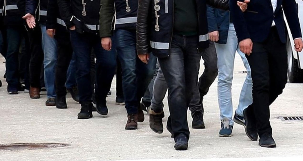 bakan-duyurdu-33-ilde-es-zamanli-operasyon-GYXVuVLF
