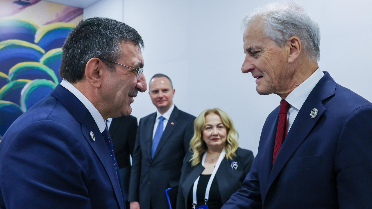 cumhurbaskani-yardimcisi-cevdet-yilmaz-norvec-basbakani-store-ile-ermenistanda-gorustu-KmQFEyXp